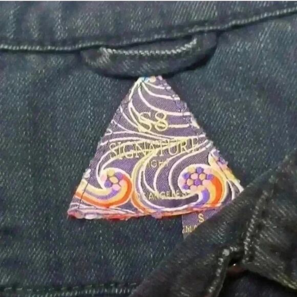 s8 signature Black Jacket with Bold Text Graphic - Picture 9 of 12